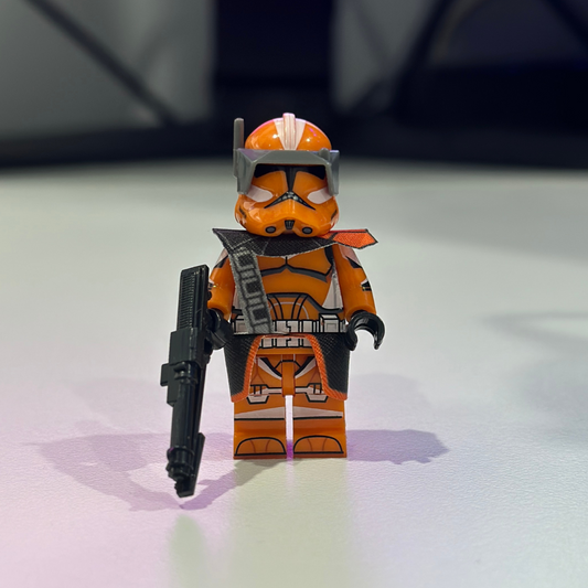 Star Wars Captain Invert Clone Trooper Minifigure - 212th Battalion