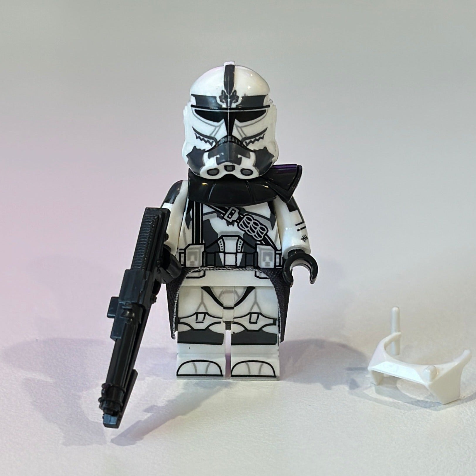 Star Wars Wolfpack Captain Clone Trooper Minifigure 104th Battalion Brick Hub